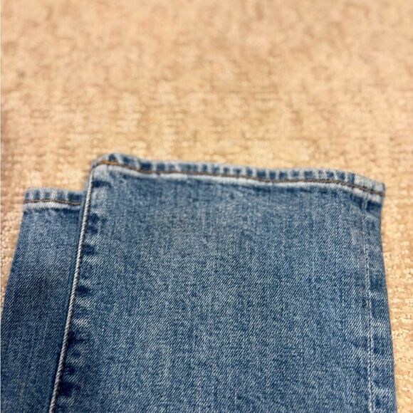 7 for All Mankind denim. Size 29. High waist and wide cropped leg. - Picture 5 of 9